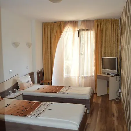 Eos Hotel 3*